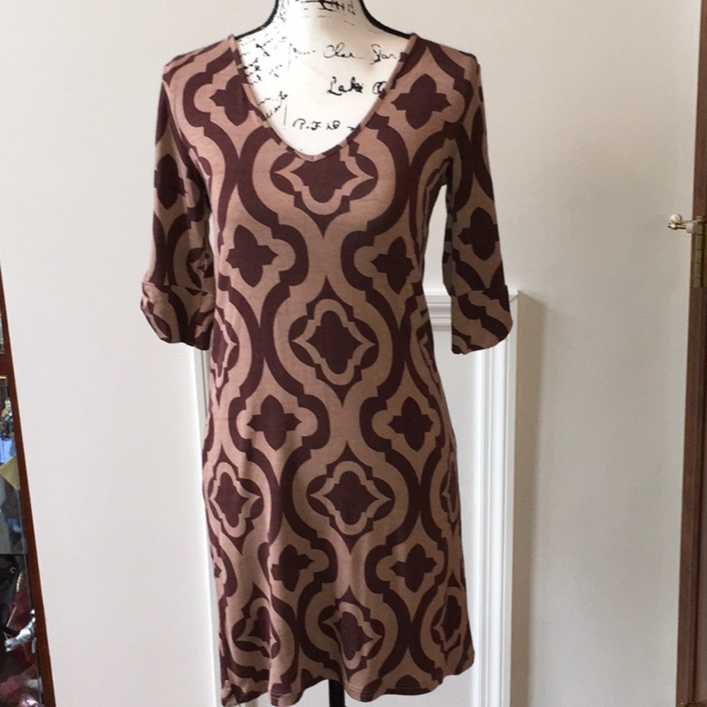 NWT. VFish Short sleeve dress